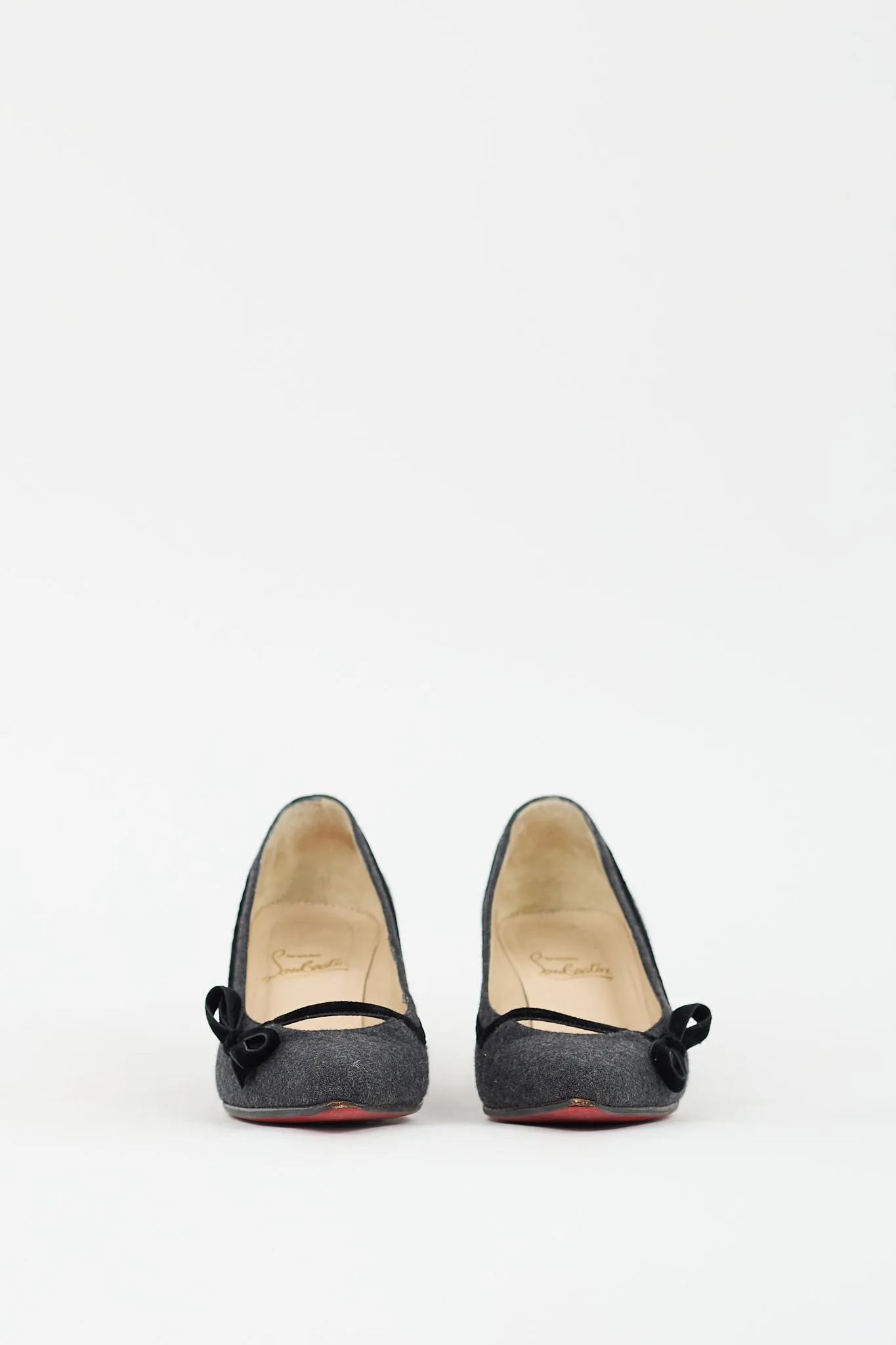 Grey & Black Wool Bow Pump