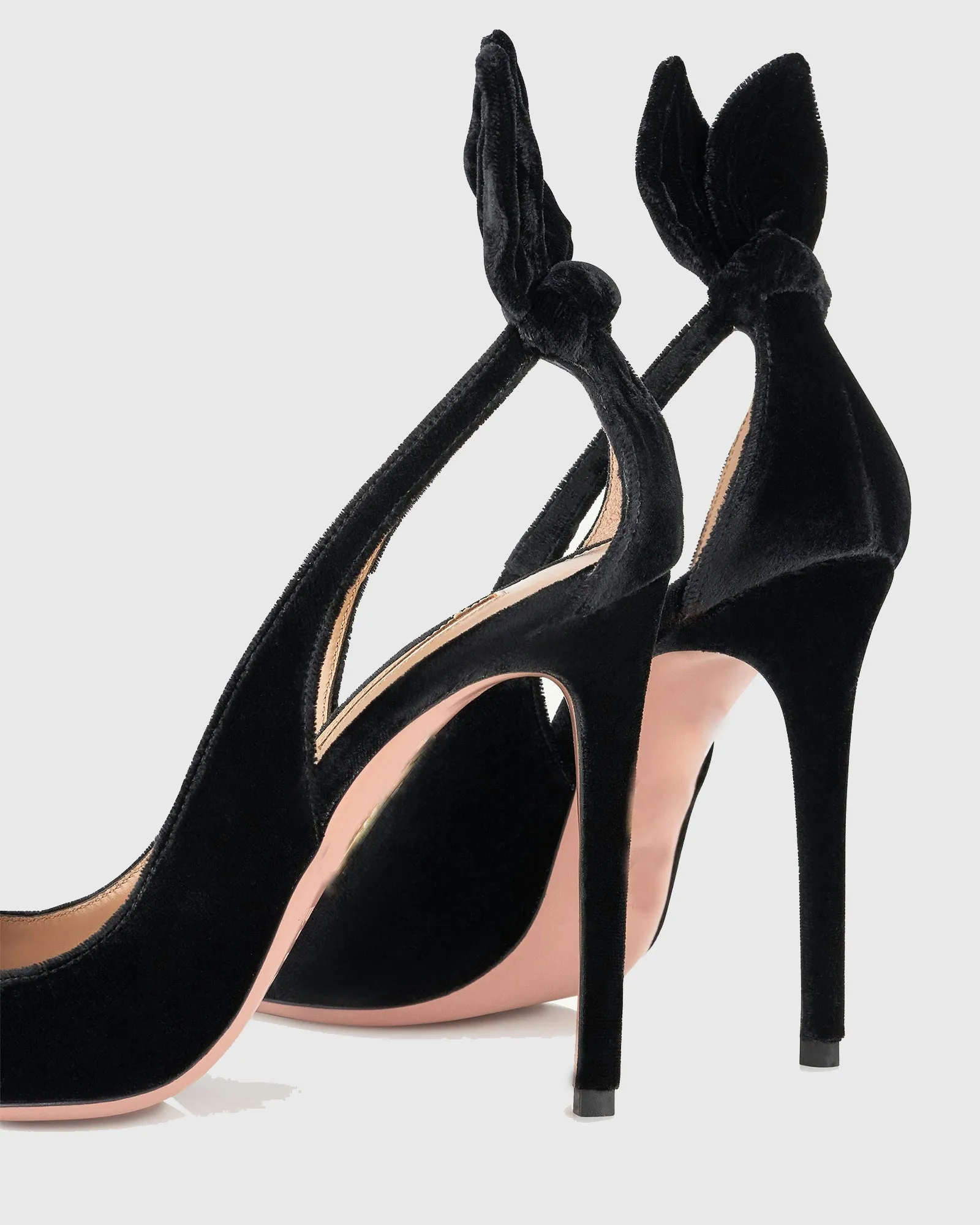 Orsa Bow Tie Velvet Pumps In Black