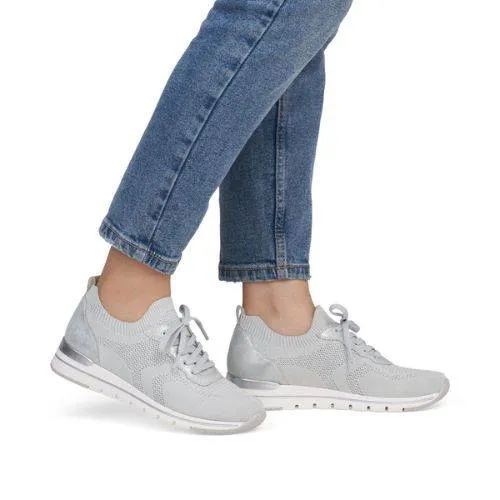 R6712 Slip-On Sneaker